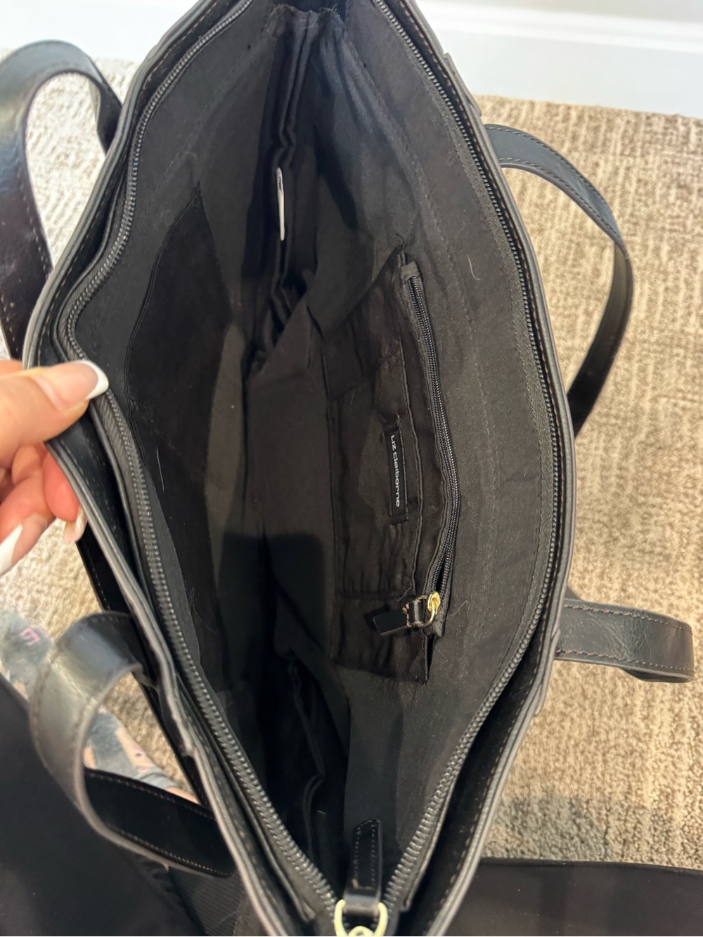 Liz Claiborne Black Leather Tote with Turn-Lock Accent - Picture 4 of 4